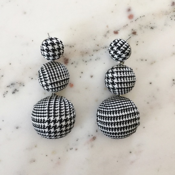 "Lizzie" Earrings || Black Houndstooth Bon Bon - Picture 2 of 9